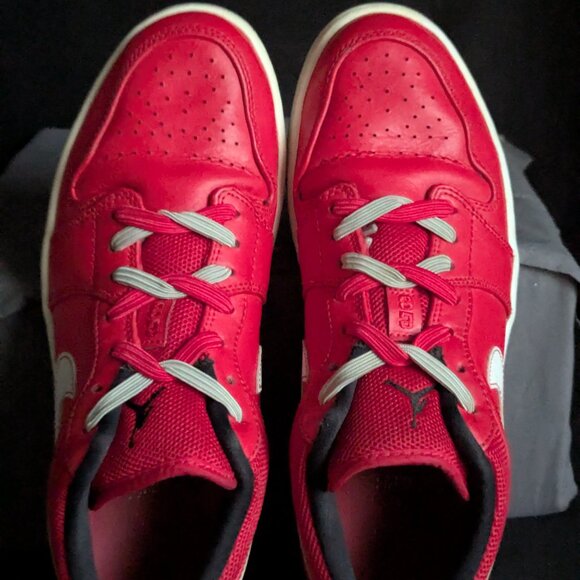 Air Jordan 1 Retro Low University Red main image 6